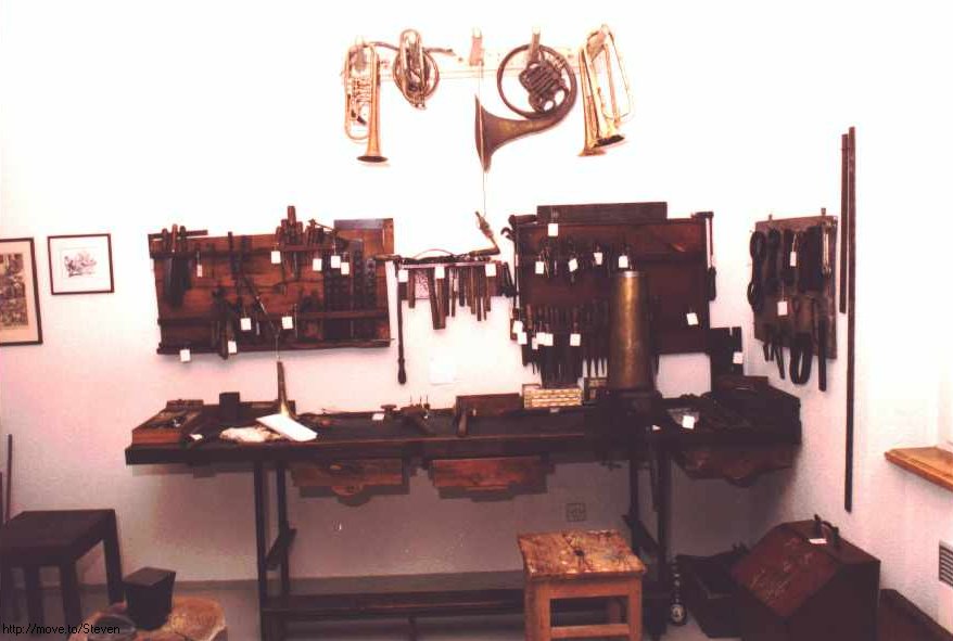 kepek/Instrbauerwerkstatt.jpg (64677 bytes)